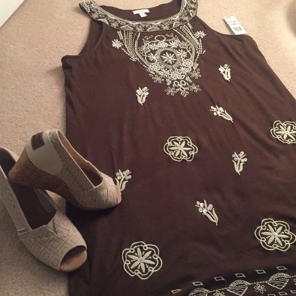 Dress - Picture 8 of 9